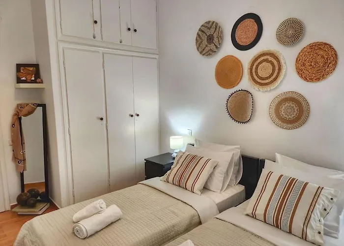 Ilyssos - Boho Stylish Apt- Hilton Area